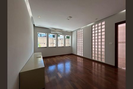 Casa à venda com 3 quartos, 144m² em Planalto Paulista, São Paulo