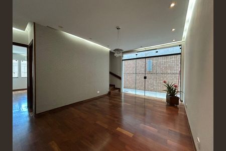 Casa à venda com 3 quartos, 144m² em Planalto Paulista, São Paulo