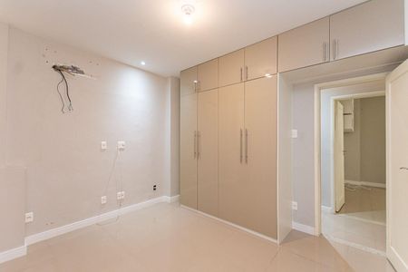 Apartamento à venda com 108m², 3 quartos e sem vaga