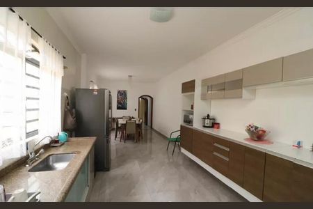 Casa à venda com 3 quartos, 247m² em Vila Santa Clara, São Paulo