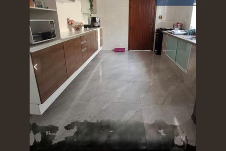 Casa à venda com 3 quartos, 247m² em Vila Santa Clara, São Paulo