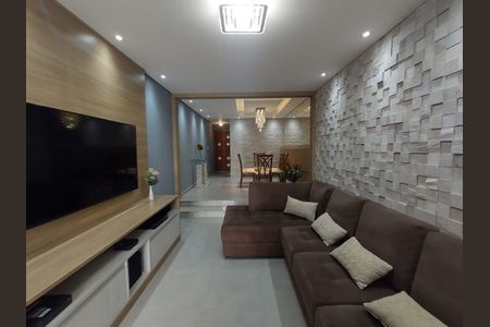 Casa à venda com 3 quartos, 220m² em Vila Lucia, São Paulo