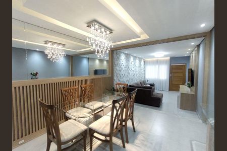 Casa à venda com 3 quartos, 220m² em Vila Lucia, São Paulo