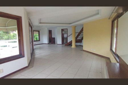 Casa à venda com 4 quartos, 375m² em Engenho do Mato, Niterói