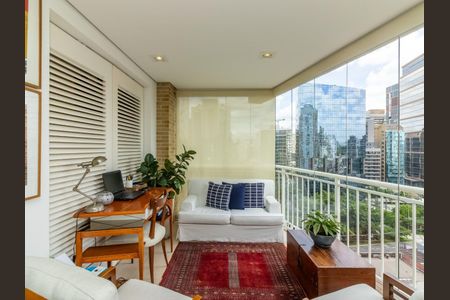 Apartamento à venda com 3 quartos, 185m² em Itaim Bibi, São Paulo