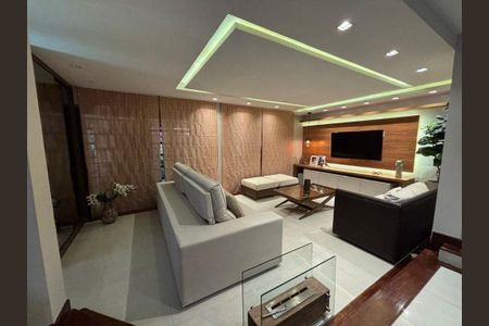 Casa à venda com 4 quartos, 276m² em Piratininga, Niterói