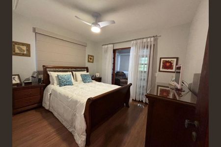 Casa à venda com 4 quartos, 276m² em Piratininga, Niterói