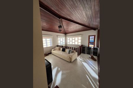 Casa à venda com 4 quartos, 276m² em Piratininga, Niterói