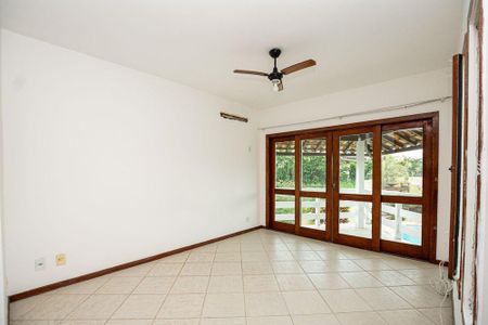 Casa à venda com 4 quartos, 375m² em Engenho do Mato, Niterói