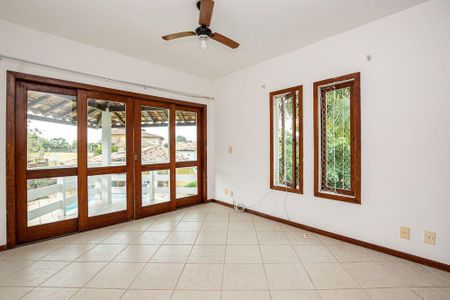 Casa à venda com 4 quartos, 375m² em Engenho do Mato, Niterói