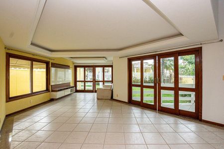 Casa à venda com 4 quartos, 375m² em Engenho do Mato, Niterói