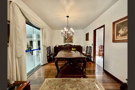 Casa à venda com 5 quartos, 900m² em Boaçava, São Paulo