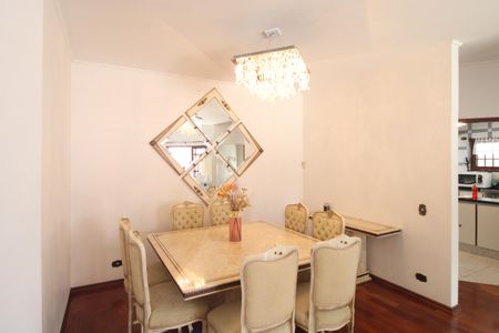 Casa à venda com 670m², 3 quartos e 4 vagasSala