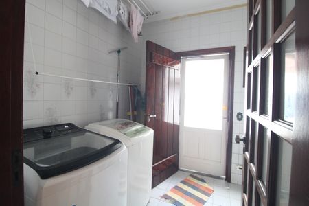 Casa à venda com 670m², 3 quartos e 4 vagasLavanderia