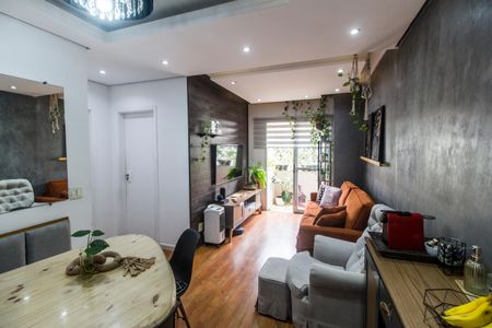 Sala  de apartamento à venda com 2 quartos, 54m² em Jardim Tupanci, Barueri