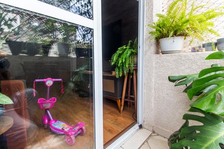 Varanda de apartamento à venda com 2 quartos, 54m² em Jardim Tupanci, Barueri