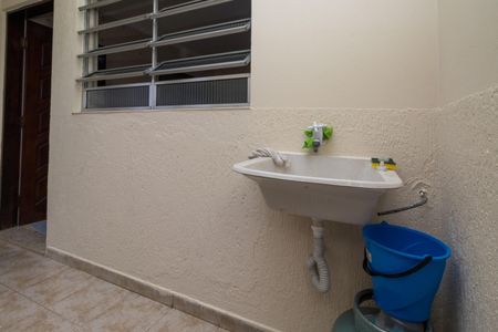 Casa para alugar com 80m², 2 quartos e 1 vagaÁrea de Serviço