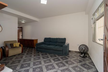 Casa para alugar com 80m², 2 quartos e 1 vagaSala