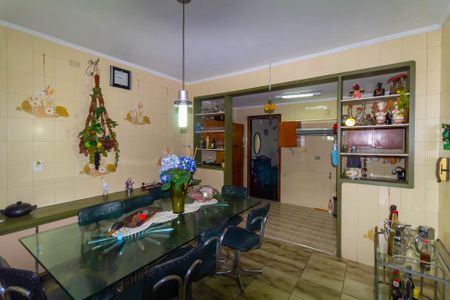 Casa à venda com 197m², 3 quartos e 2 vagasCozinha