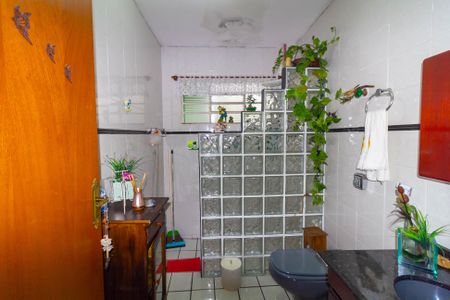 Casa à venda com 197m², 3 quartos e 2 vagasBnaheiro 2