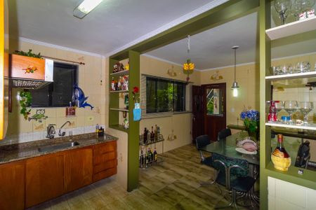 Casa à venda com 197m², 3 quartos e 2 vagasCozinha