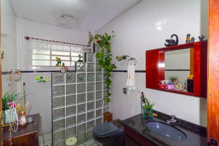 Casa à venda com 197m², 3 quartos e 2 vagasBnaheiro 2