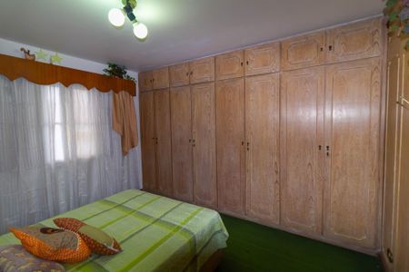 Casa à venda com 197m², 3 quartos e 2 vagasQuarto 3