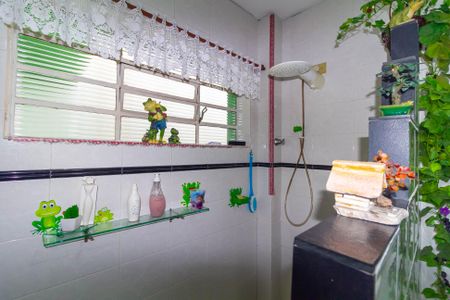 Casa à venda com 197m², 3 quartos e 2 vagasBnaheiro 2