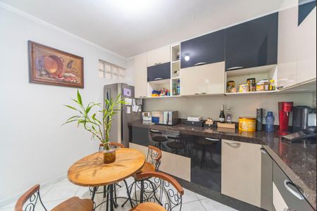 Casa à venda com 77m², 2 quartos e 1 vaga Casa à venda com 77m², 2 quartos e 1 vagaCozinha