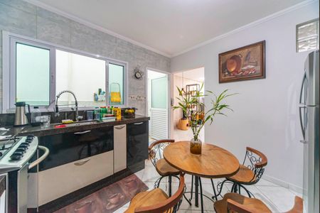 Casa à venda com 77m², 2 quartos e 1 vagaCozinha 