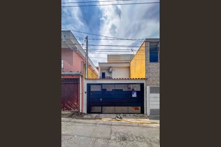 Casa à venda com 77m², 2 quartos e 1 vaga Casa à venda com 77m², 2 quartos e 1 vagaFachada