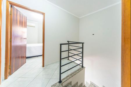 Casa à venda com 77m², 2 quartos e 1 vaga Casa à venda com 77m², 2 quartos e 1 vagaHall da Escada