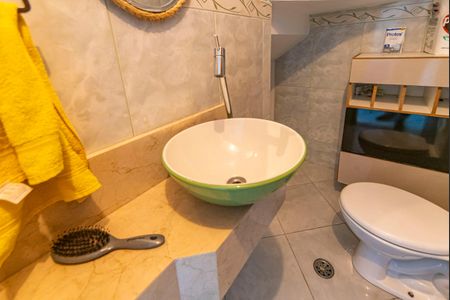 Casa à venda com 77m², 2 quartos e 1 vagaLavabo