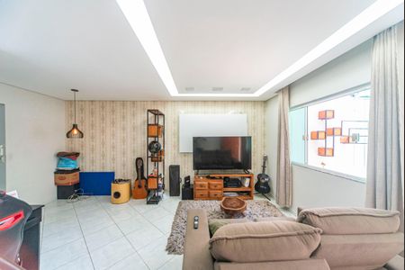 Casa à venda com 77m², 2 quartos e 1 vaga Casa à venda com 77m², 2 quartos e 1 vagaSala