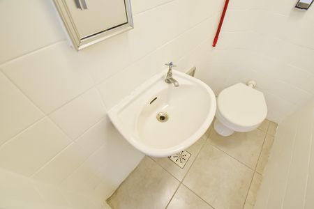 Apartamento à venda com 84m², 3 quartos e 2 vagasBanheiro de serviço