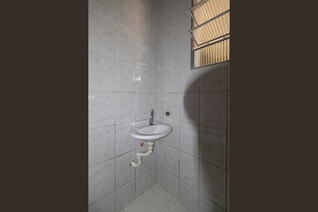 Banheiro de casa para alugar com 1 quarto, 30m² em Itaquera, São Paulo