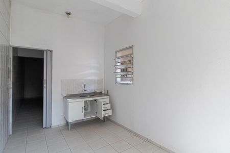 Sala e Cozinha de casa para alugar com 1 quarto, 30m² em Itaquera, São Paulo