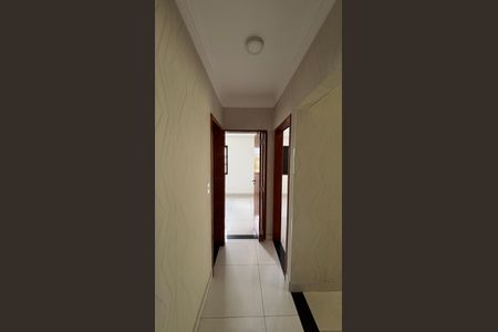 Corredor de apartamento para alugar com 2 quartos, 65m² em Jardim Stella, Santo André