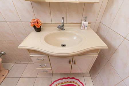 Casa à venda com 128m², 3 quartos e 3 vagasBanheiro 2