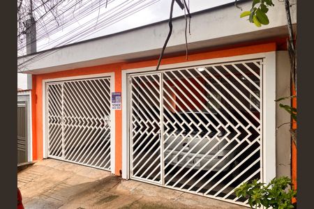 Casa à venda com 128m², 3 quartos e 3 vagasFachada