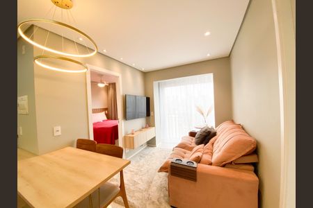 Sala de apartamento para alugar com 2 quartos, 38m² em Jardim Analia Franco, São Paulo