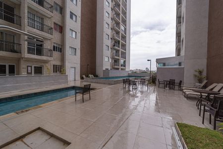 Apartamento para alugar com 33m², 2 quartos e sem vaga Apartamento para alugar com 33m², 2 quartos e sem vagaÁrea comum - Piscina
