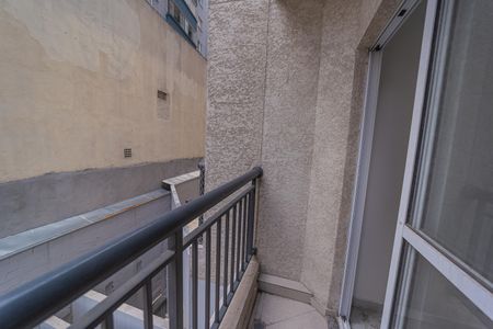 Apartamento para alugar com 33m², 2 quartos e sem vaga Apartamento para alugar com 33m², 2 quartos e sem vagaVaranda