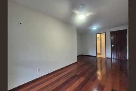 Apartamento à venda com 74m², 2 quartos e 1 vaga