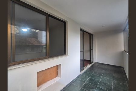 Apartamento à venda com 74m², 2 quartos e 1 vaga