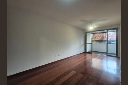 Apartamento à venda com 74m², 2 quartos e 1 vaga