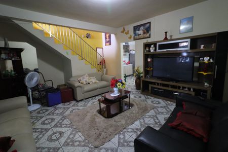 Sala de casa para alugar com 3 quartos, 280m² em Jardim Roberto, Osasco