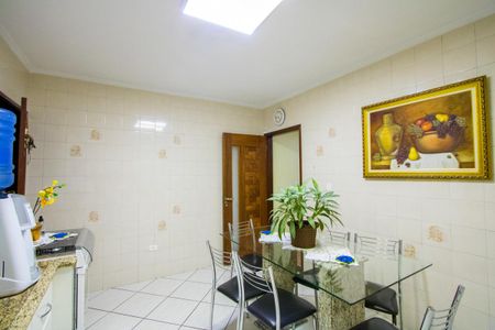 Casa à venda com 230m², 2 quartos e 2 vagasCozinha