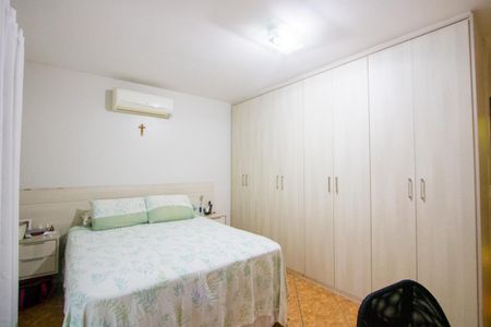 Casa à venda com 230m², 2 quartos e 2 vagasQuarto 1 - Suíte