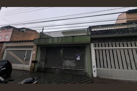 Casa à venda com 230m², 2 quartos e 2 vagasFachada
